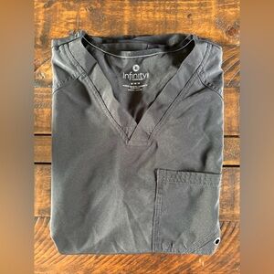 Cherokee Infinity Men's V-Neck  Stretch Scrub Top AR8 Black Size Medium 3 Pocket